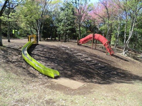 大庭城址公園の冒険広場の写真です。